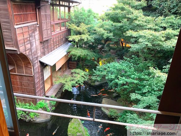 大広間から見た日本庭園