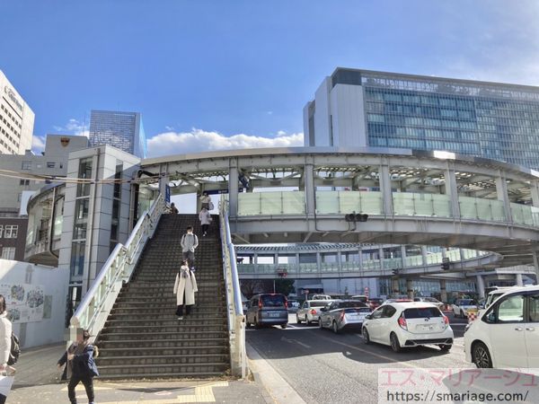 新横浜駅入口交差点
